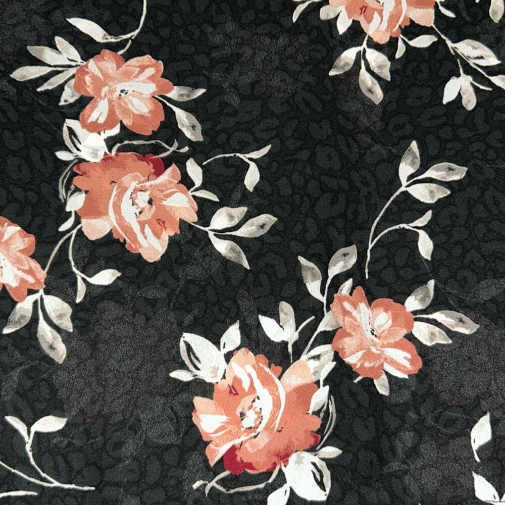 Woman’s Torrid Georgette Hi Low Black with peach flowers Tunic Size 1 - Picture 3 of 10